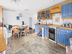 Dining Kitchen- click for photo gallery